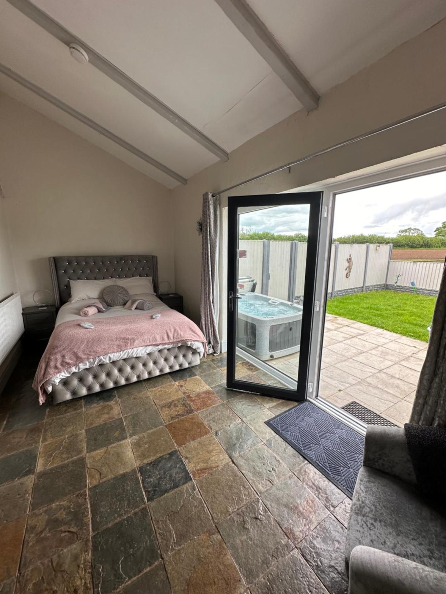 Dwylig Isa Holiday Cottages Rhuddlan Zimmer foto